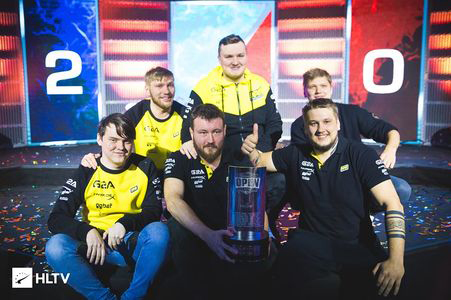 幕战中保持 幕战中保持